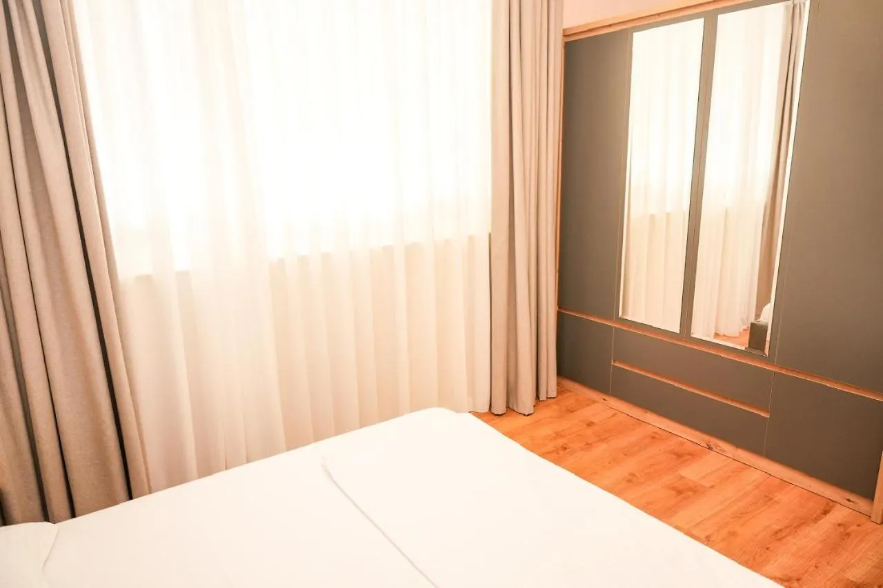 Bougainvilla Apartments Tirana 0*,