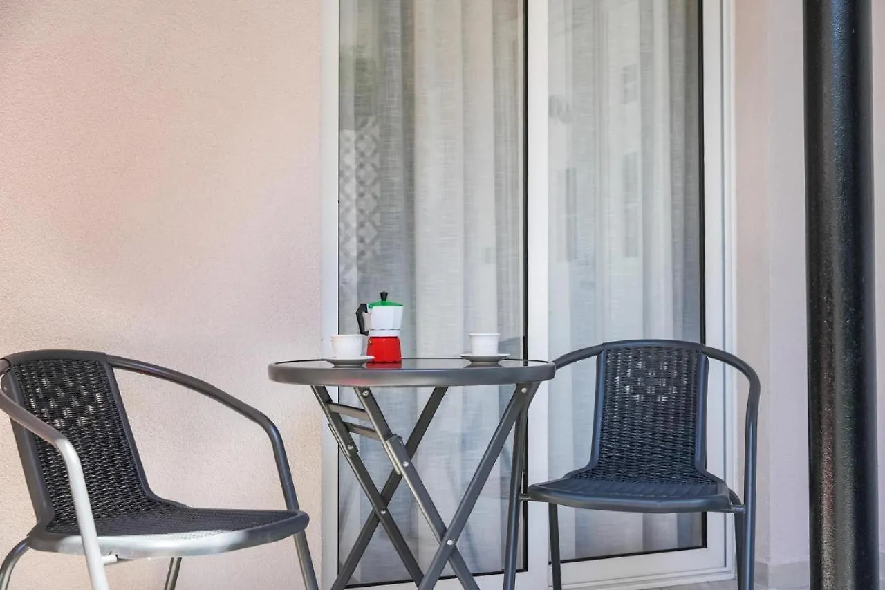 Bougainvilla Apartments Tirana 0*,  Albania